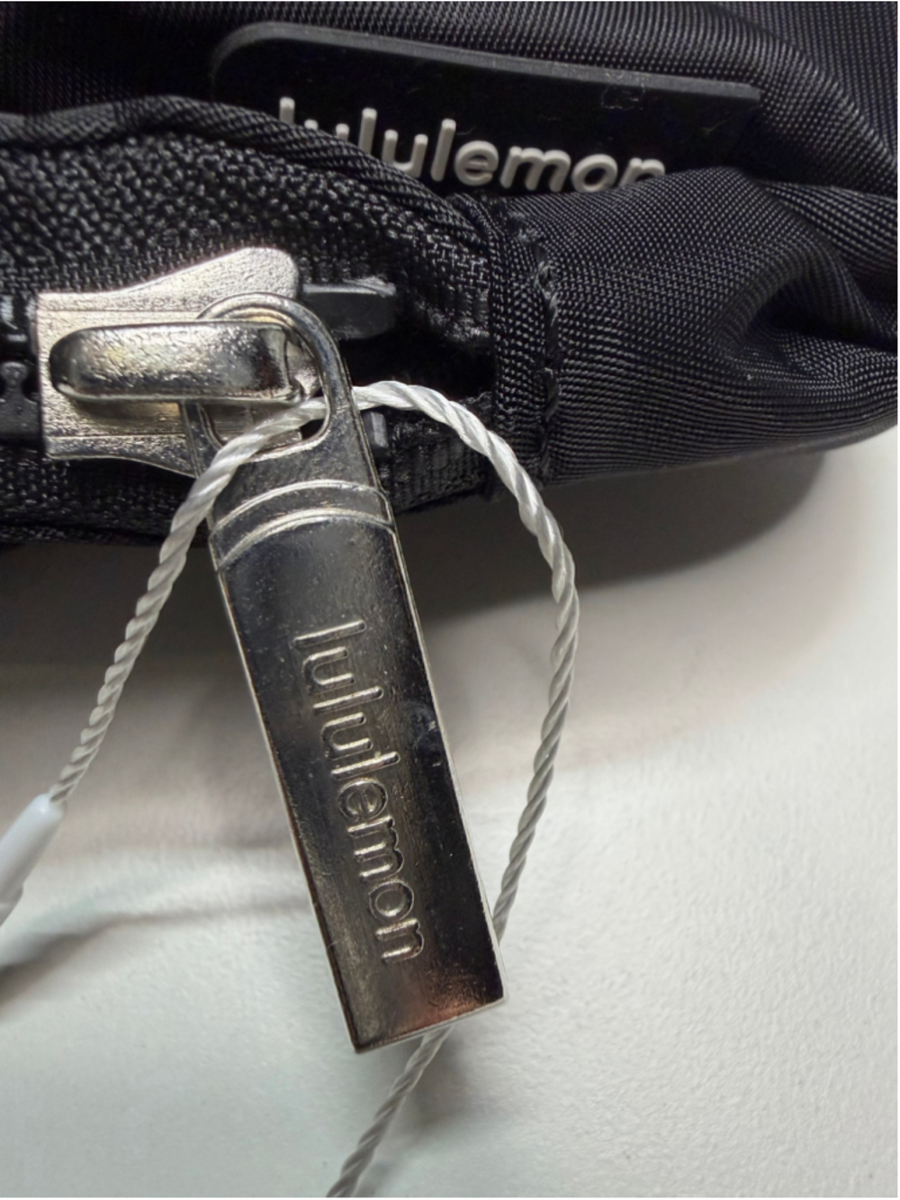 Women's Lululemon Everywhere Belt Bag One Size Black - Picture 3 of 5